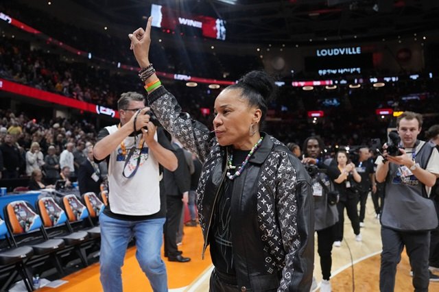 Is Dawn Staley Married